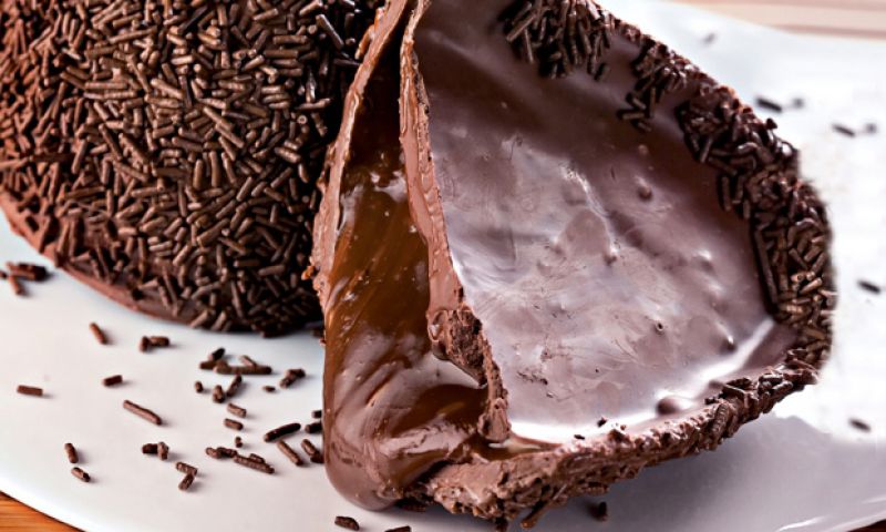  Chocolate com 70% de cacau pode ajudar a prevenir infartos, diz estudo